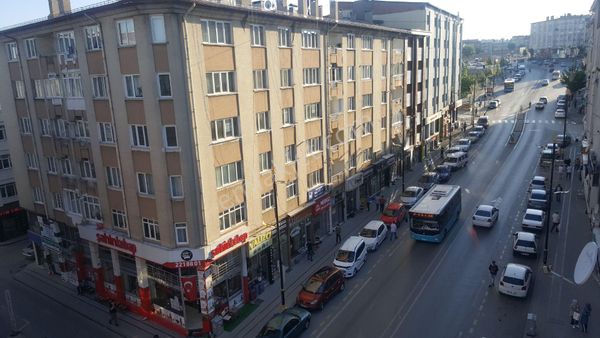 Kabze Emlaktan Hikmet Işık Caddeside Satılık Full Yapılı Satılık Daire