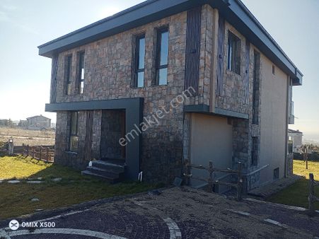 Bahçelievler Mahallesinde Satılık 6+2 Sıfır Villa