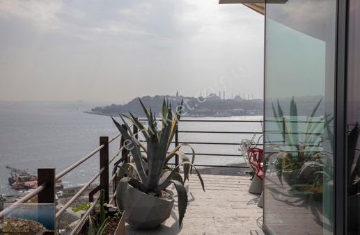 Cihangirde Büyüleyici Boğaz Ve S.burnu Manzaralı Teras Kat Daire