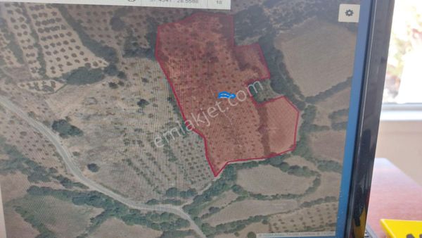 Muğla Merkez Göktepe Köyün De 12980.m2 Yolu Olan Tarla