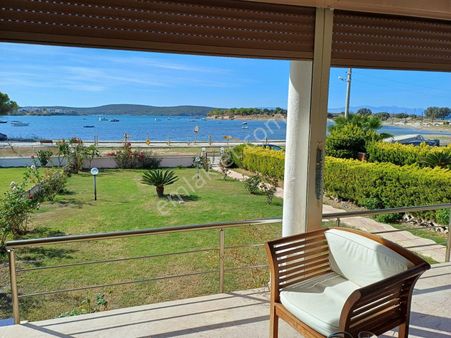 Şifne Germiyan Yalı Denize Sıfır 600 M2 Büyük Bahçeli Manzaralı