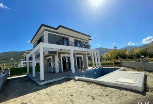 Güzelçamlı Da Denize 800 Mt Mesafede Sıfır Tek Müstakilhavuzlu3+1villa