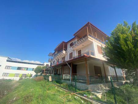 Dikili Güven Emlak’tan Gazipaşa’da Satılık 4+1 Tripleks Villa