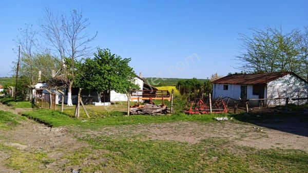 Tatlılar Gayrimenkul'den Asfalt Yola Cephe 1.582m2 Arsa İçin De Satılık Çiftlik Evi