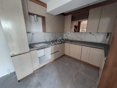 Demiröz Gayrimenkulden Mustafa Kemalde Katta Geniş 3+1 Daire !!