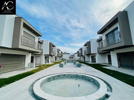 Bu Haftaya Özel Fiyat!! - Sahile 400 M-guvenlık-havuz-bahçe-otopark-yerden Isıtma-lüx-akıllı Villa