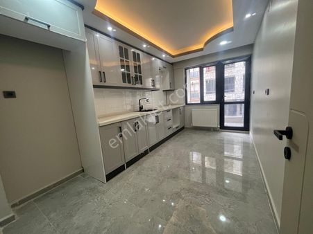 Manisa Soma Bozdoğan Benzinlik Mevkii Ebeveyn Banyolu 3+1 Lüks Daire