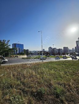 Mahmutbey Mia Bölgesinde Satılık Ticari+konut İmarlı Arsa