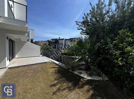 Güzelbahçe Kolejler Bölgesin'de Sıfır Havuzlu 4+2 Villa