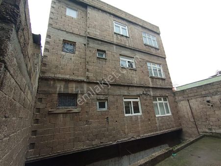 Akyol Gayrimenkul Den Satlık Müstakil Ev Karşıyakada 4 Katlı 3+1