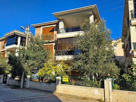 Altınoluk Sahil Satılık Daire / 3+1 / Denize Yakın / Ayrı Mutfak / Bahçe Kullanımlı