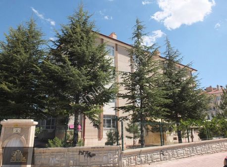 Tezcan'dan Şafak Caddesi Cepheli Site İçi 3+1 Bakımlı Daire