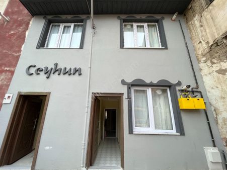 Maliye Arkasında 166m2 Bahçeli 2ayrı 2+1daireli Satılık Müstakil