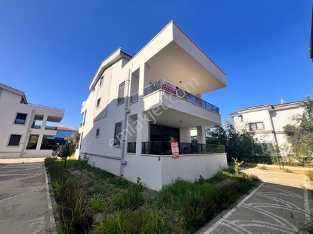 Yükselden Narlıda Deniz Manzaralı Devasa 4+1 Muhteşem Dublex