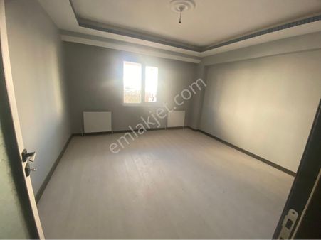 Balkonlu Geniş Daire 2+1