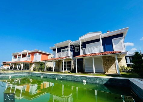 Havuz-bahçe-otopark-yerden Isıtma-şömıne-yeni-lüx-modern-fırsat Villalar