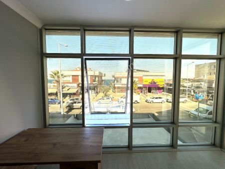 Güzelbahçe Mithatpaşa Caddesinde Deniz Manzaralı Kiralık İşyeri