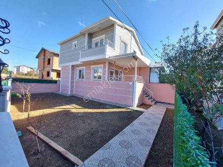 Geniş Bahçeli Yeniciftlik Merkezde İskanlı Lux Vılla