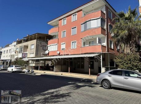 Sarmısaklı'da Minibüs Caddesi Üzerinde Ayrı Mutfaklı 2+1 Yazlık