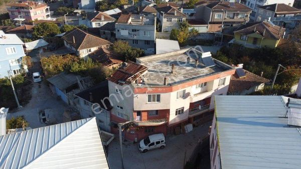 Köyiçi 3 Katlı Bina (2 Konut +1 Dükkan)