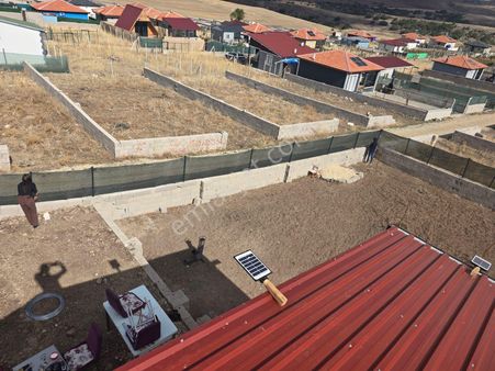 Peçenekte Kadastro Yoluna Cepheli 220 Metre Duvarla Çevrili Süper Konumda Bahcelik Arsa