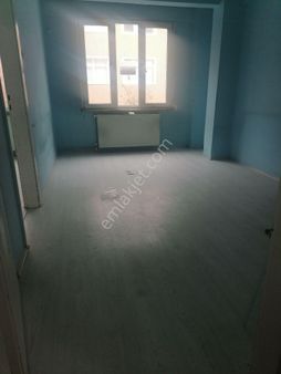 Ümraniye Yamanevler Metro Yürüme Mesafeli Temiz Daire 2+1 1.kat Kiralık