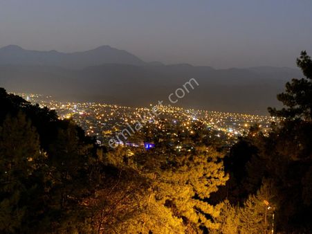 Fethiye'de Merkeze Yakın Doğa Ve Şehir Manzaralı Satılık Köşe 1x1 Daire.