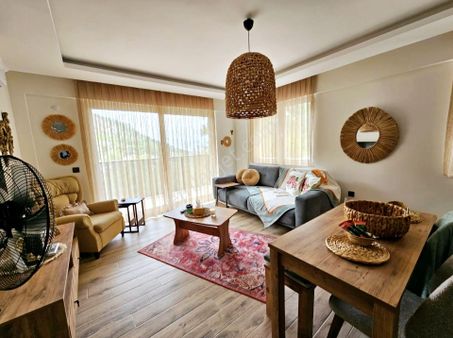 Fethiye'de Merkeze Yakın Doğa Ve Şehir Manzaralı Köşe 2x1 Satılık Daire.