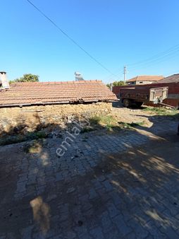 Kemalpaşa Bağyurdu'nda 150 M2 Satılık Avlulu Kerpiç Ev