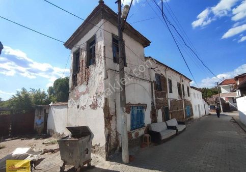 Doğa'dan Havran İnönü Köyünde Geniş Bahçesi Olan Müstakil Ev