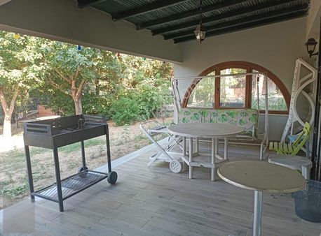 İpek Country Site İçerisinde Bakımlı Villa