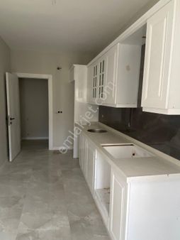 Kuşadası Davutlarda Acil Satılık Kapalı Mutfak Havuzlu Daire