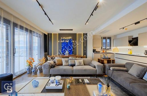 Çeşme Ayasaranda 'da Deniz Manzaralı Eşyalı Daire