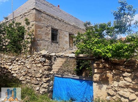 Onyıl Gayrimenkul Niğde/bor/postallı Köyü Satılık Taş Ev