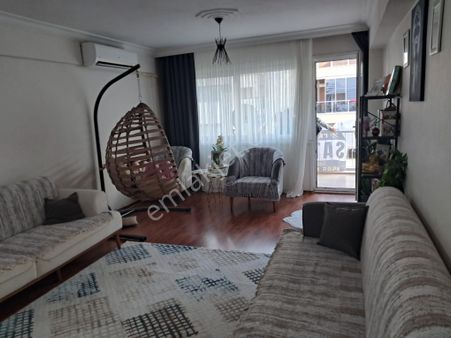 Satılık İzmir Karşıyaka Bahçelievler Cevdet Bilsay Caddesi Üzerinde Yatırımlık Daire