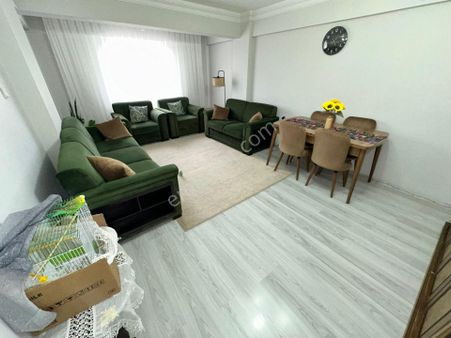 Akçay'da 3+1 Kilerli Ön Cephe Ara Kat Satılık Daire