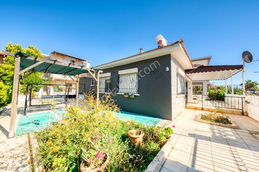 Ad Team'den Seferihisar Ürkmez'de Denize Sıfır Tek Katlı Villa