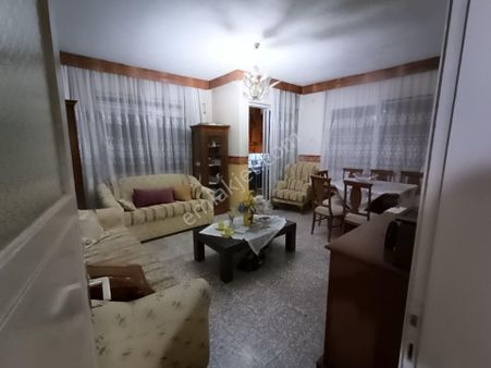 Ergünden Gazi'de Güzel Lokasyonda Satılık 3+1 Daire