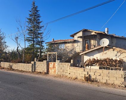 Satılık Konya Meram Parmak Caddesi Ali Ulvi Kurucu Mah .de Ev.. Konut