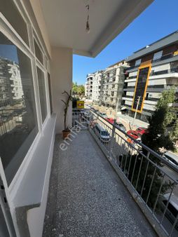 Atatürk Devlet Hastanesine Ve Sgk Ya Yürüme Mesafesinde Kiralık Geniş Daire