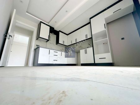 Arsenden Kaymakamlığa Yakın Asansörlü Önü Açık 2+1 Daireler