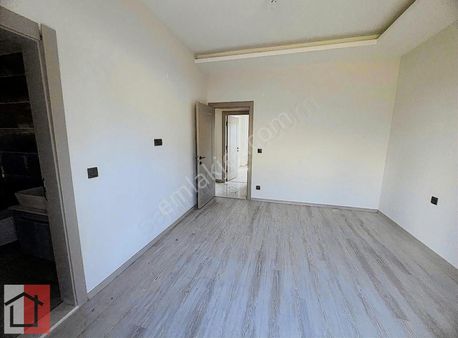 Kuşadası Otogar Arkası Bahçeli,güvenlikli Havuzlu Sitede Satılık