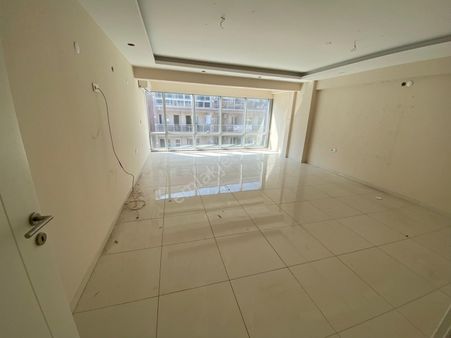 Menderes Belediye Yanı Merkezde Sahibinden Satılık Arakat Kiracılı Ofis