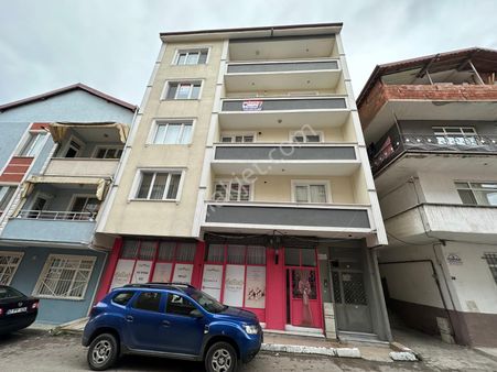 Derince Çenesuyu Millet Bahçesi Yanı Başında Satılık 3+1 Fırsat Ara Kat Boş Geniş Daire