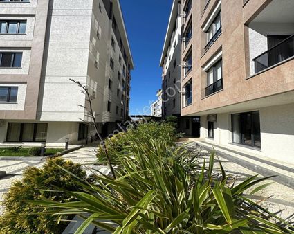 Adnan Kahveci Merkezde Lüx Sitede Villa Tadında Bahçe Kat