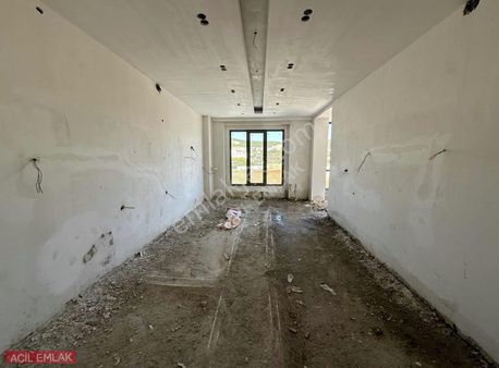 Acil Emlak'tan 4+1 Lüx Daire 50 Metre Yol Üzeri