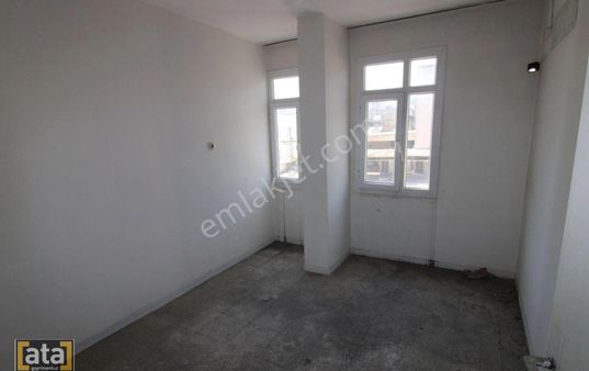 Hastane Caddesi Yan Sokağı Satılık 1+1 Ofis