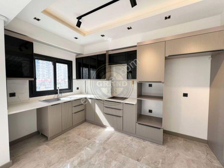 Mezitli Akdeniz Mah.yaşardoğu Caddesi Üzeri 2+1 Satılık Daire