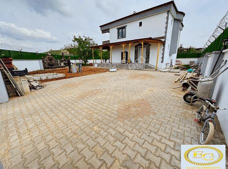 Burç Esentepe Satılık 4+1 Villa