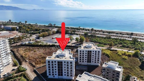 Finike Sahilde Eşsiz Deniz Manzaralı Teraslı 1+1 Sıfır Rezidans Daire